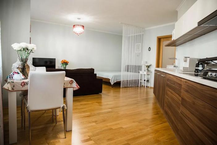 Pronájem bytu 1+kk, Praha - Žižkov, Ke kapslovně, 52 m2