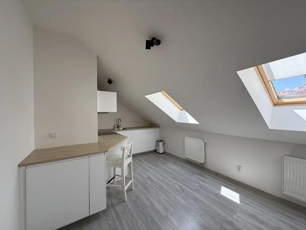 Pronájem bytu 2+kk, Praha - Vršovice, Košická, 41 m2