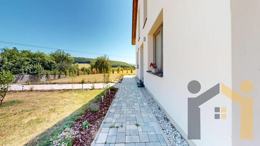 Prodej rodinného domu, Vinařice, 269 m2