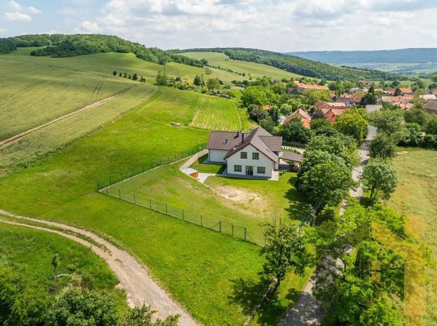 Prodej rodinného domu, Vinařice, 269 m2