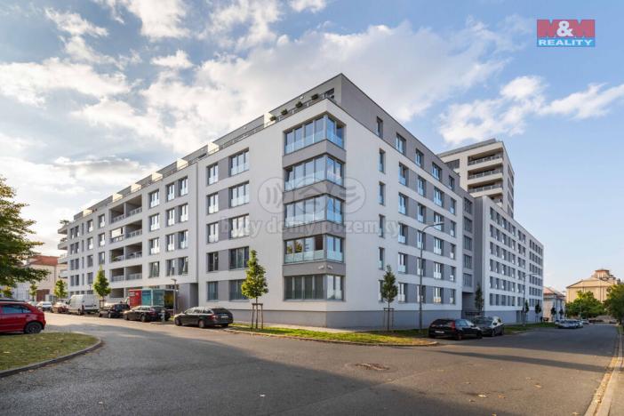 Pronájem garážového stání, Plzeň, Stehlíkova, 12 m2