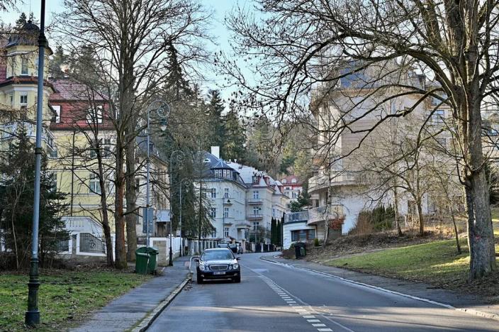 Prodej komerčního pozemku, Karlovy Vary, Křižíkova, 468 m2