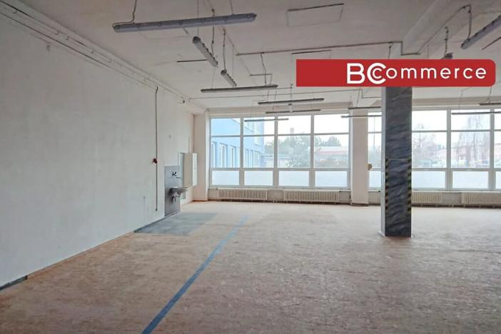 Pronájem skladu, Brno, 385 m2