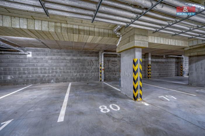 Pronájem garážového stání, Plzeň, Měděná, 10 m2