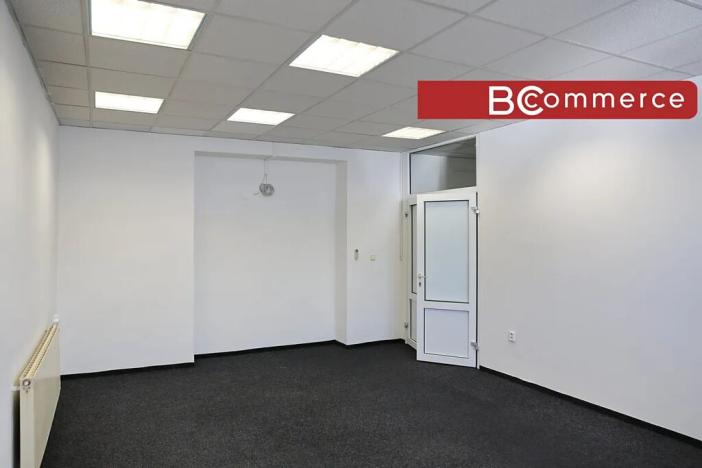 Pronájem kanceláře, Brno, Olomoucká, 221 m2