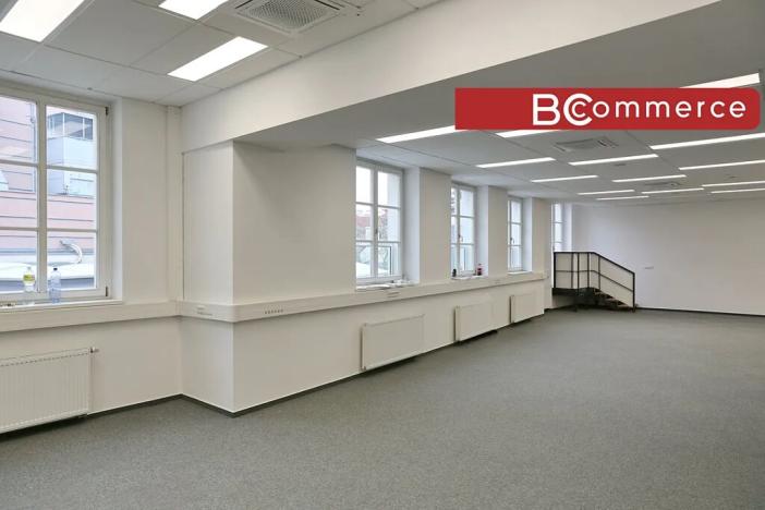 Pronájem kanceláře, Brno, Starobrněnská, 153 m2