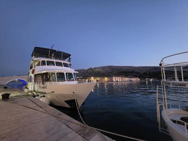 Prodej apartmánu, Pag, Chorvatsko, 165 m2