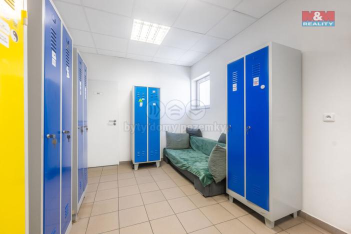 Prodej výrobních prostor, Tečovice, 2469 m2