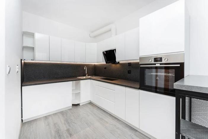 Pronájem bytu 2+kk, Hradec Králové, Svatojánská, 32 m2