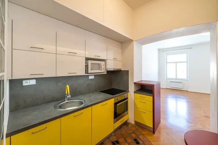 Pronájem bytu 1+1, Praha - Smíchov, Viktora Huga, 38 m2
