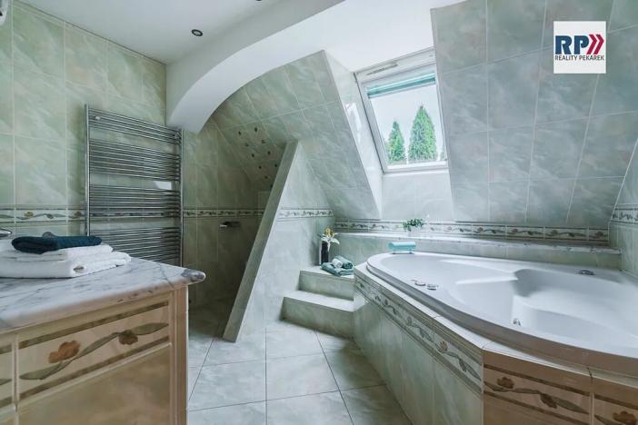 Prodej rodinného domu, Šestajovice, Potoční, 320 m2