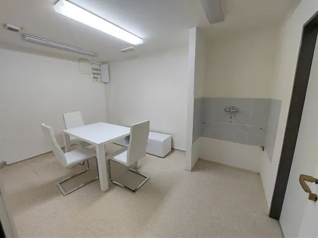 Prodej obchodního prostoru, Praha - Běchovice, Mladých Běchovic, 68 m2