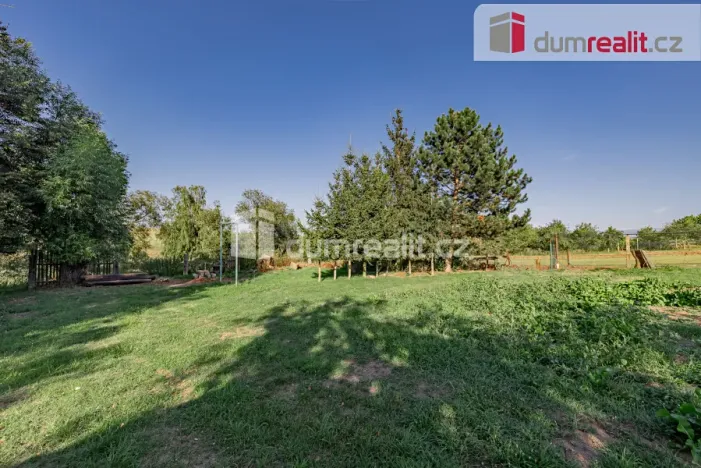 Prodej pozemku pro bydlení, Vroutek, Nádražní, 1810 m2