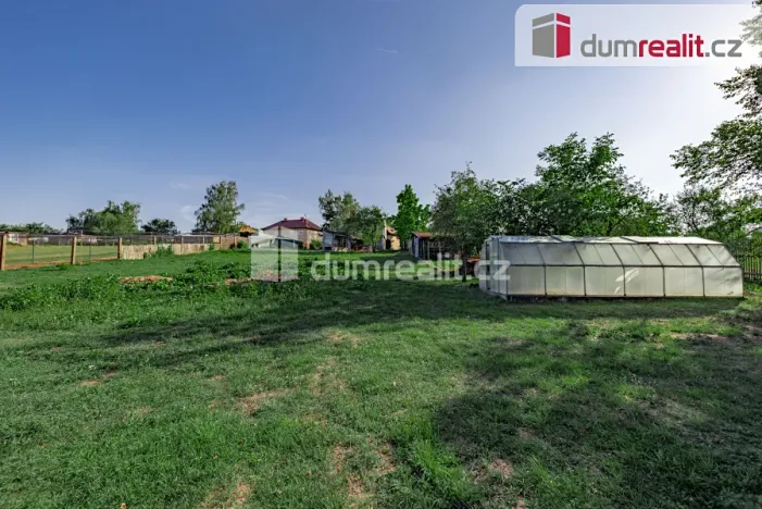 Prodej pozemku pro bydlení, Vroutek, Nádražní, 1810 m2