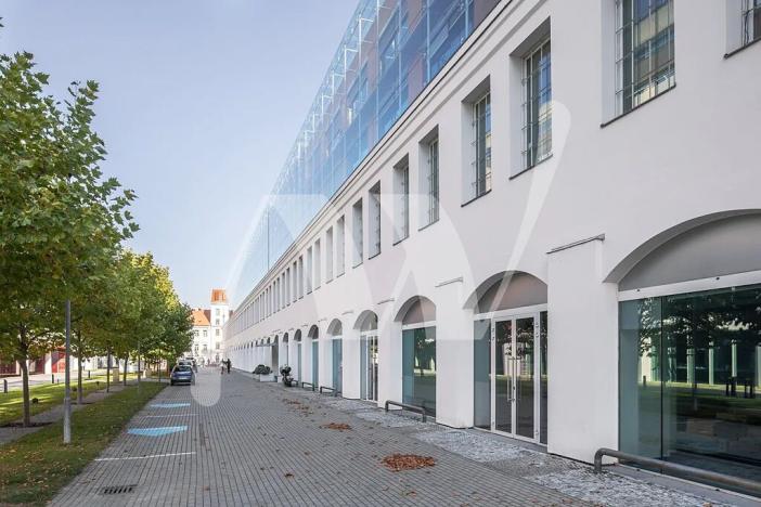 Pronájem kanceláře, Praha - Karlín, Křižíkova, 388 m2