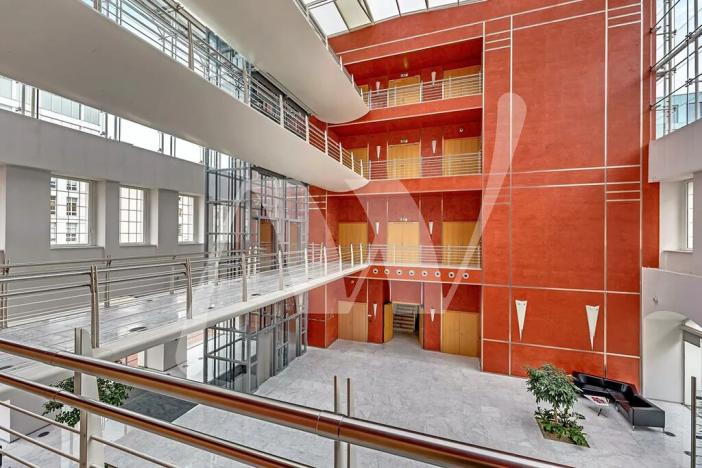 Pronájem kanceláře, Praha - Karlín, Křižíkova, 388 m2