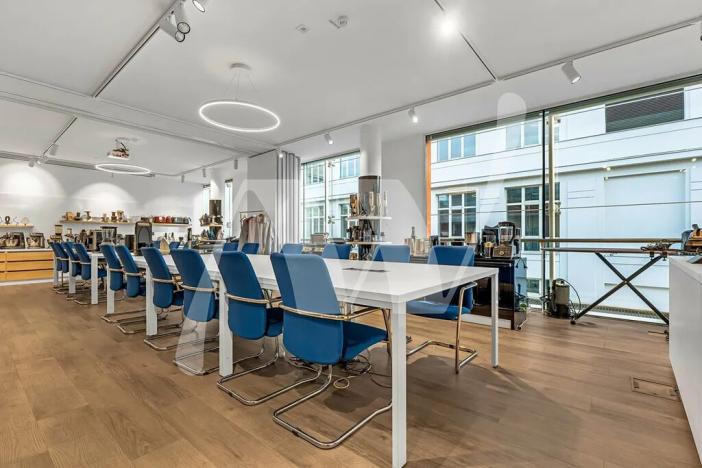 Pronájem kanceláře, Praha - Karlín, Křižíkova, 436 m2