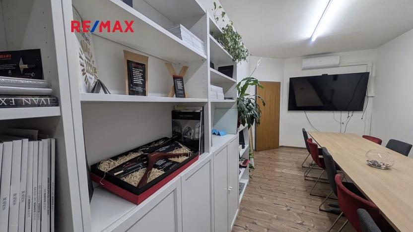 Pronájem kanceláře, Praha - Strašnice, Světická, 185 m2