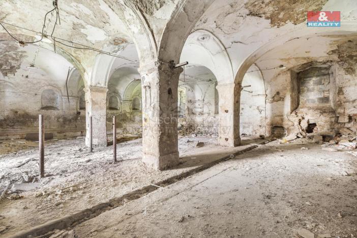 Prodej historického objektu, Zvoleněves, 5000 m2