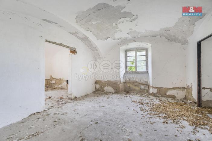 Prodej historického objektu, Zvoleněves, 5000 m2