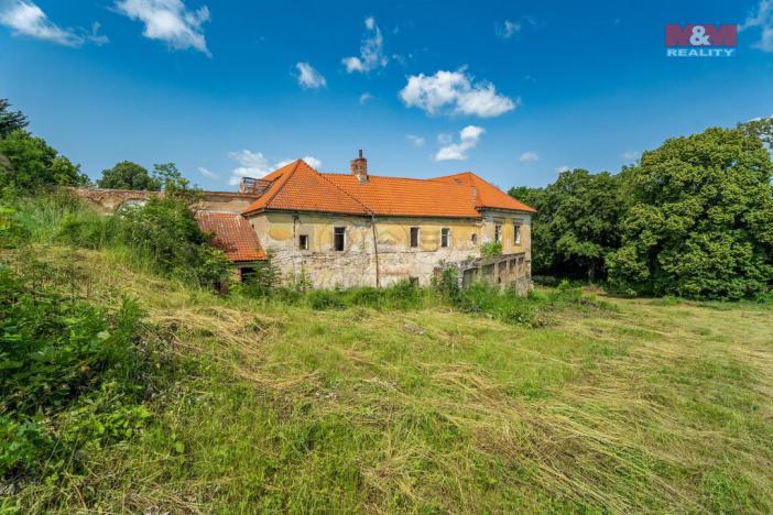 Prodej historického objektu, Zvoleněves, 5000 m2