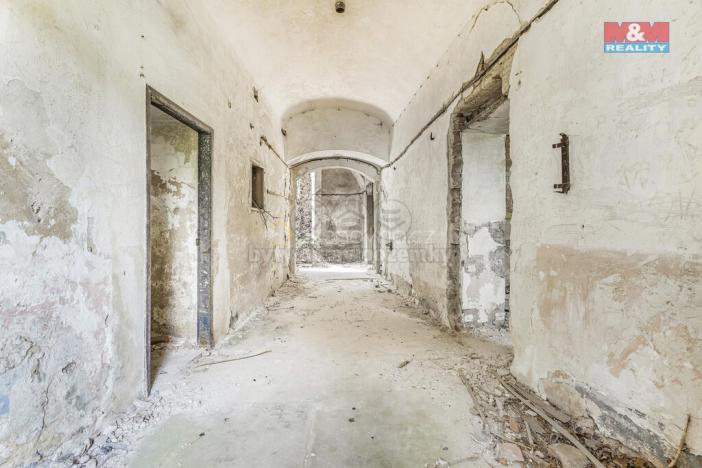 Prodej komerčního pozemku, Zvoleněves, 18484 m2