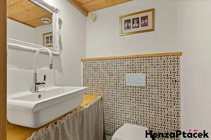 Prodej komerční nemovitosti, Praha - Nové Město, Dittrichova, 66 m2