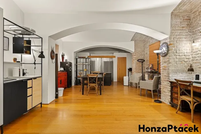 Prodej komerční nemovitosti, Praha - Nové Město, Dittrichova, 66 m2