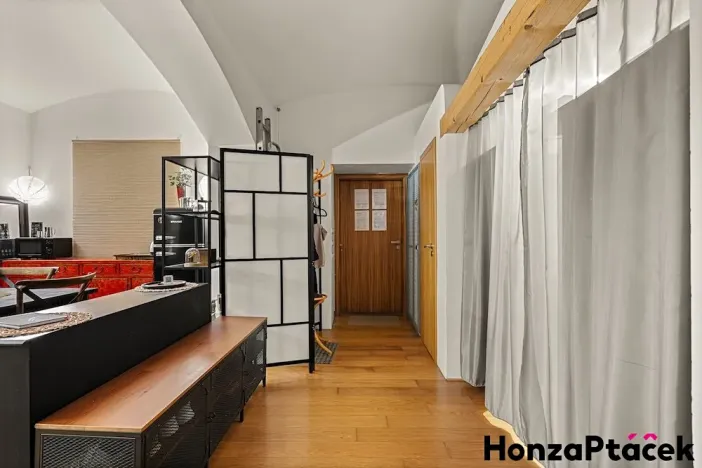 Prodej komerční nemovitosti, Praha - Nové Město, Dittrichova, 66 m2