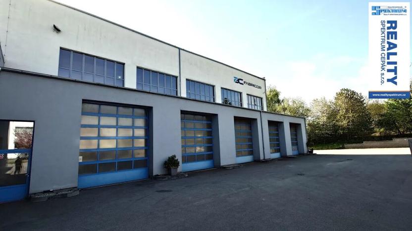Pronájem výrobních prostor, Lišov, Hůrecká, 2357 m2