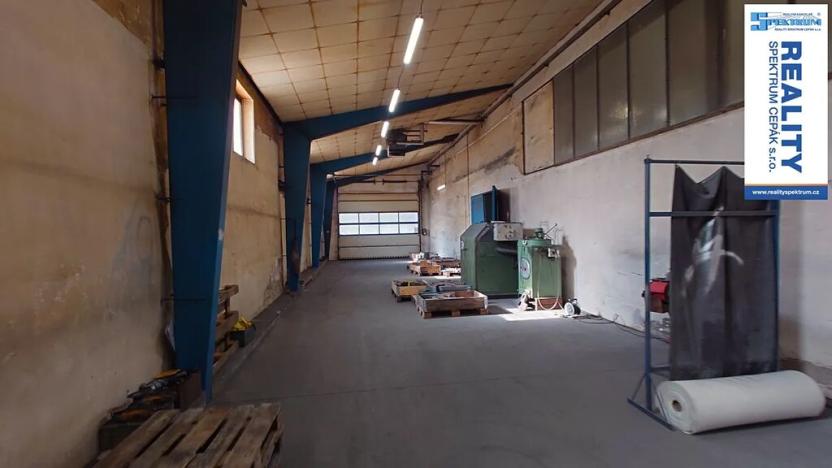 Pronájem skladu, Lišov, Hůrecká, 1768 m2