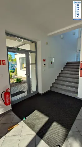 Pronájem kanceláře, Lišov, Hůrecká, 235 m2