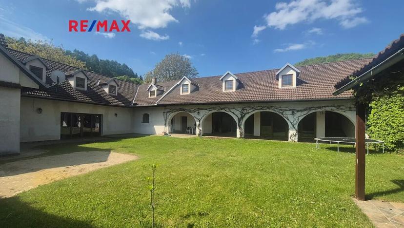 Prodej rodinného domu, Janůvky, 457 m2