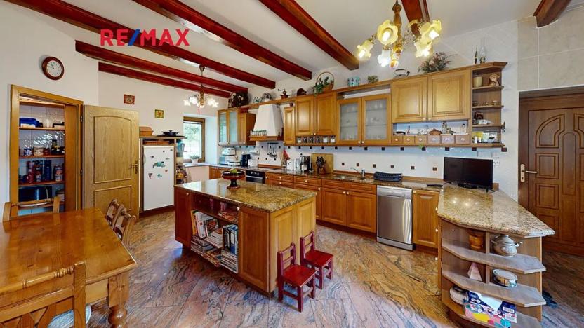 Prodej rodinného domu, Janůvky, 457 m2