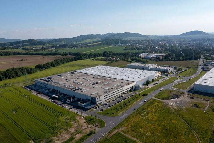 Pronájem skladu, Nový Jičín, Hřbitovní, 2000 m2