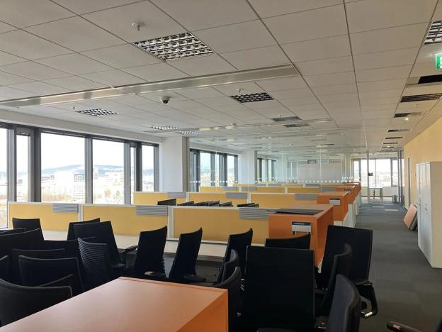 Pronájem kanceláře, Brno, Holandská, 250 m2