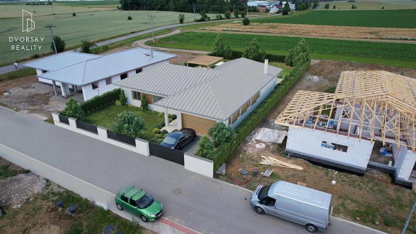 Prodej pozemku pro bydlení, Sukorady, 1044 m2