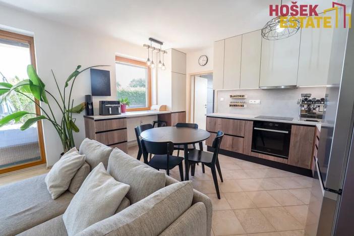 Prodej bytu 3+kk, Holubice, 74 m2