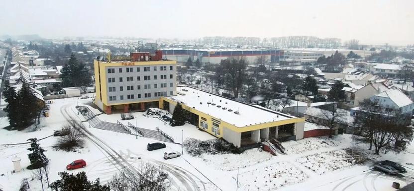 Prodej pozemku, Pohořelice, 7653 m2