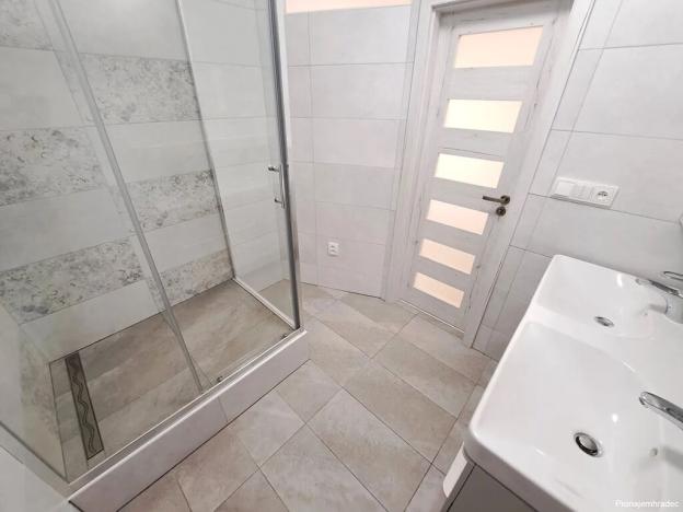 Pronájem bytu 2+1, Hradec Králové, třída Edvarda Beneše, 60 m2