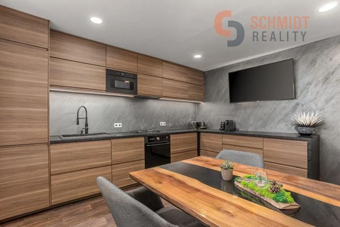 Prodej rodinného domu, Velké Bílovice, nám. Osvoboditelů, 350 m2