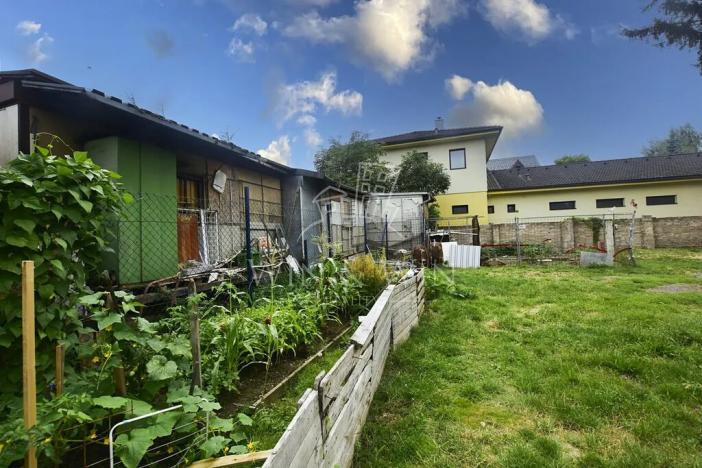 Pronájem komerčního pozemku, Praha - Horní Počernice, Lukavecká, 671 m2