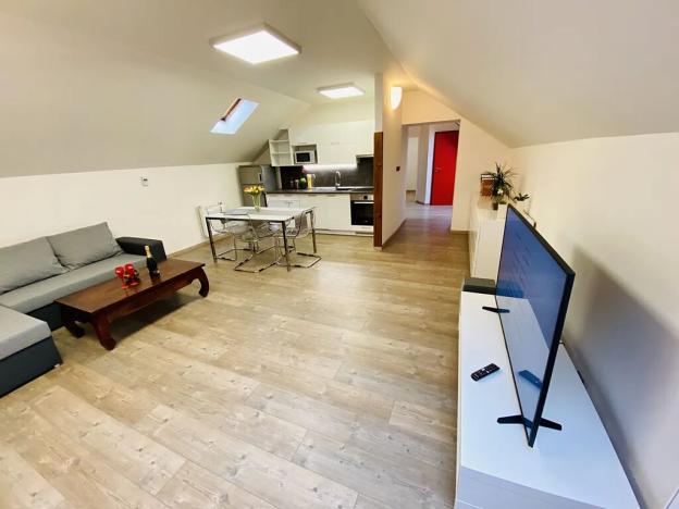 Pronájem bytu 2+kk, Jihlava, Masarykovo náměstí, 75 m2