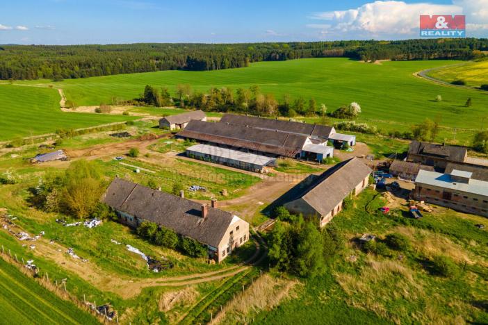 Prodej zemědělského objektu, Černovice, 4026 m2