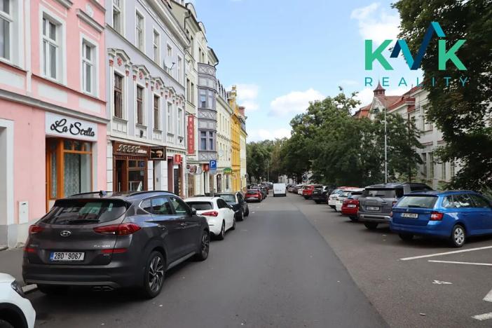 Prodej bytu 3+1, Karlovy Vary, Bulharská, 94 m2