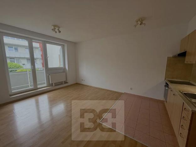 Pronájem bytu 1+kk, Praha - Letňany, Beranových, 31 m2