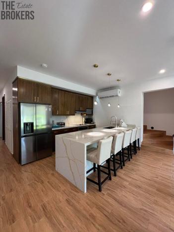 Prodej bytu, Coxen Hole, Roatán, Honduras, 186 m2