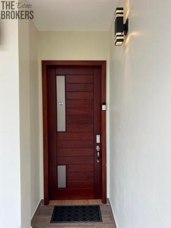 Prodej bytu 3+1, Coxen Hole, Roatán, Honduras, 139 m2