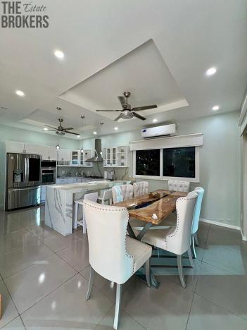 Prodej rodinného domu, Coxen Hole, Roatán, Honduras, 245 m2