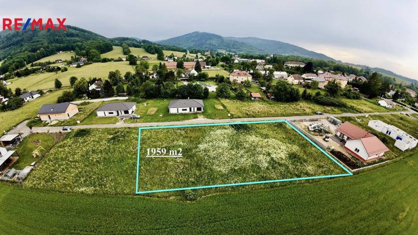 Prodej pozemku, Komorní Lhotka, 2100 m2